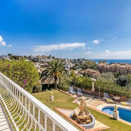 Con Piscina En Villa Fuengirola